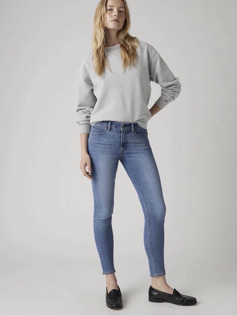 Levi's Classic Skinny Jeans in Light Blue Denim 711